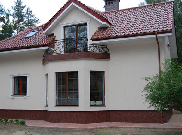house-with-wooden-window-10