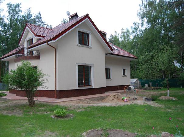 house-with-wooden-window-4