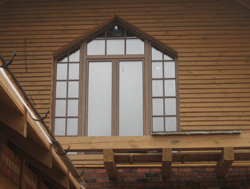 trapezoidal windows in the set-1