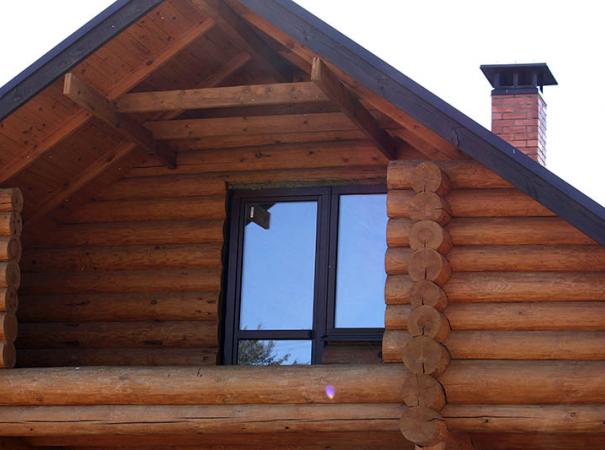  windows-in-the-wooden-house-1