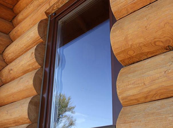 windows-in-the-wooden-house-9