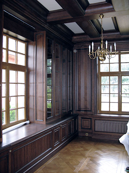 wooden-windows-in-interior-1.jpg