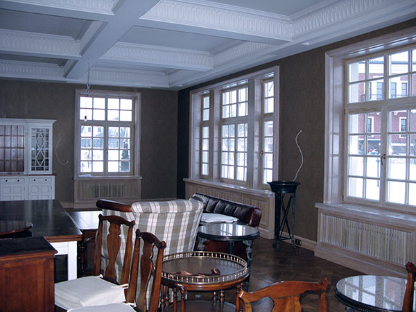 wooden-windows-in-interior-5.jpg